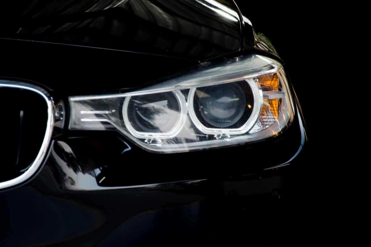 Montaż dodatkowych świateł – obszerny przewodnik instalacyjny (CANbus) & (XBB)