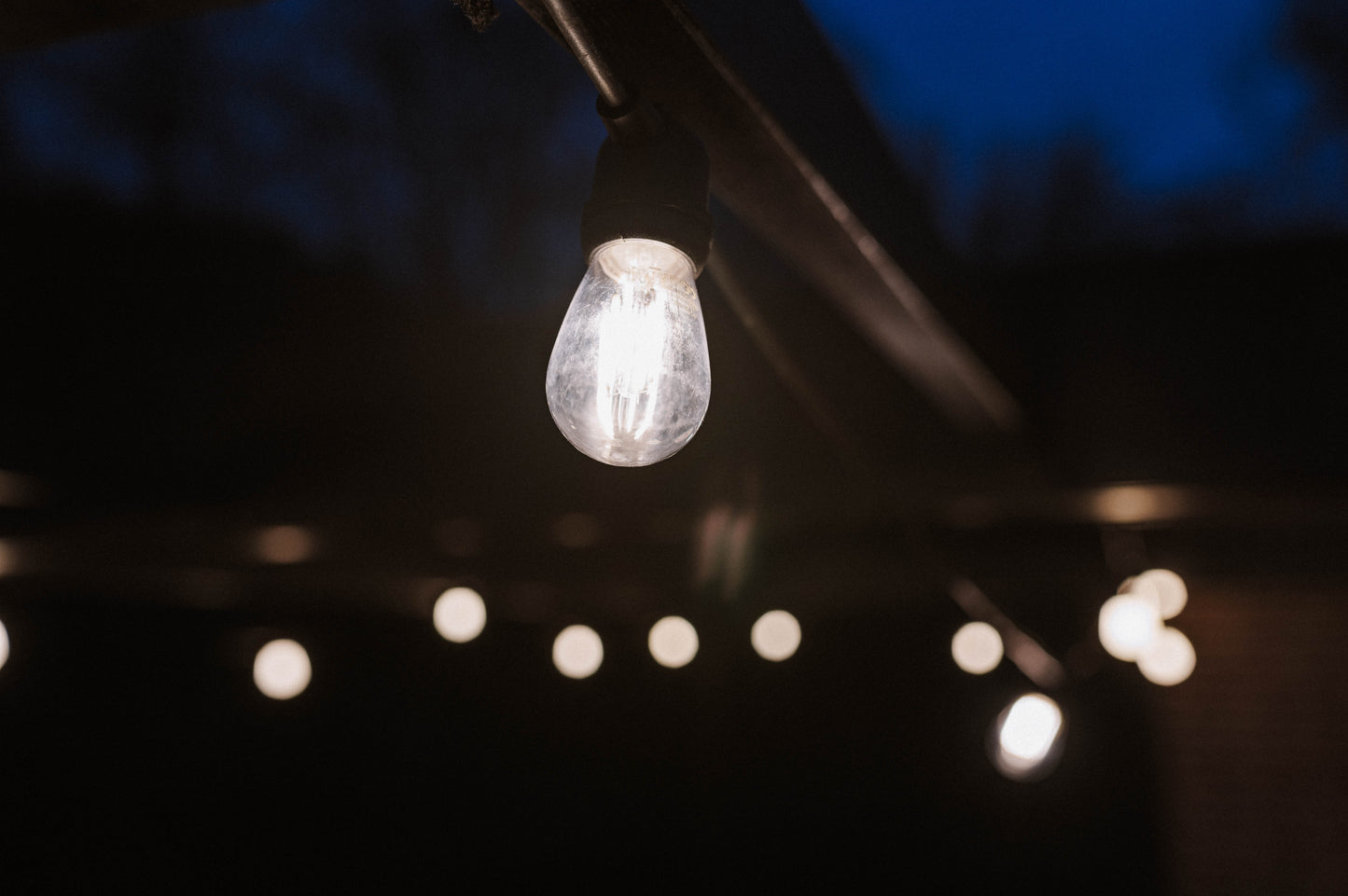 Wysokiej jakości girlanda żarówkowa do użytku na zewnątrz