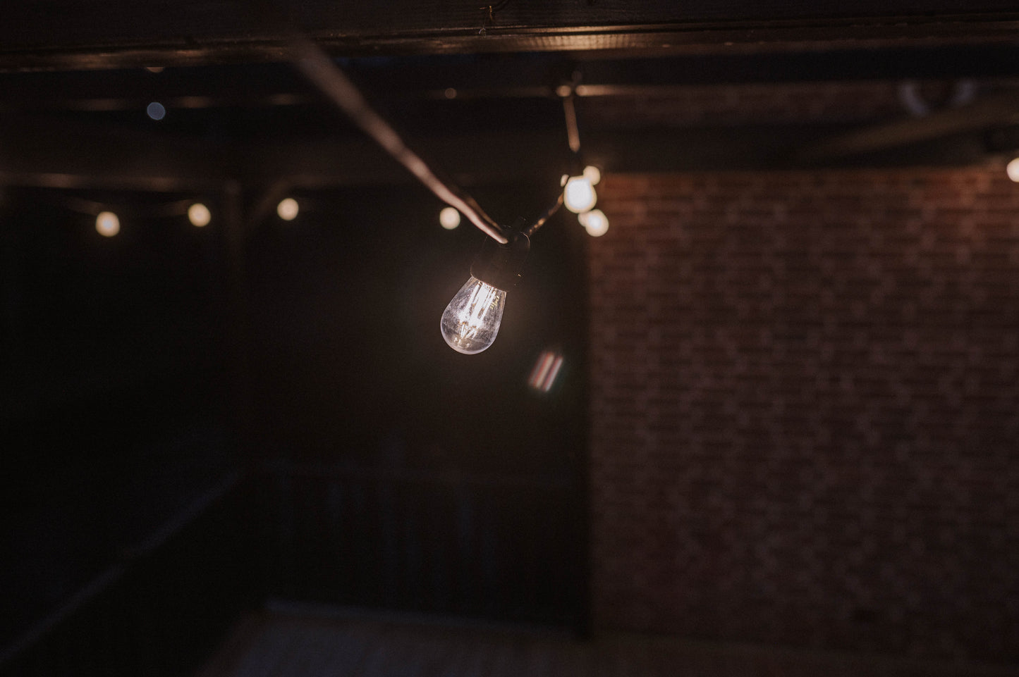 Wysokiej jakości girlanda żarówkowa do użytku na zewnątrz